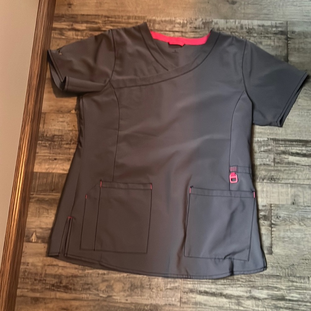 Women’s size large carhartt scrub top